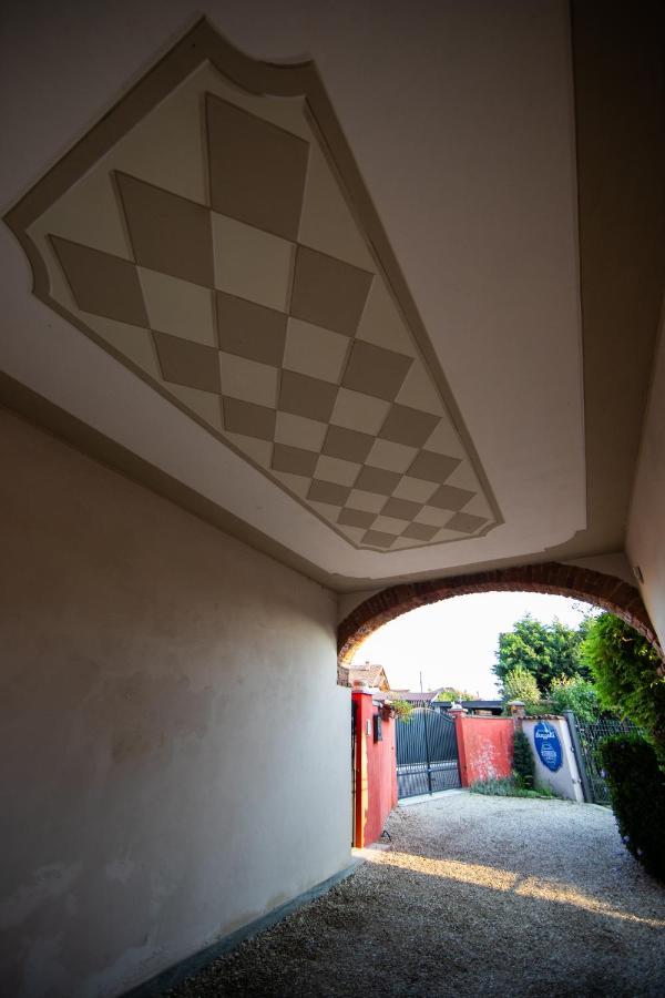 Binario 9 3/4 Panzió Villafranca Piemonte Kültér fotó